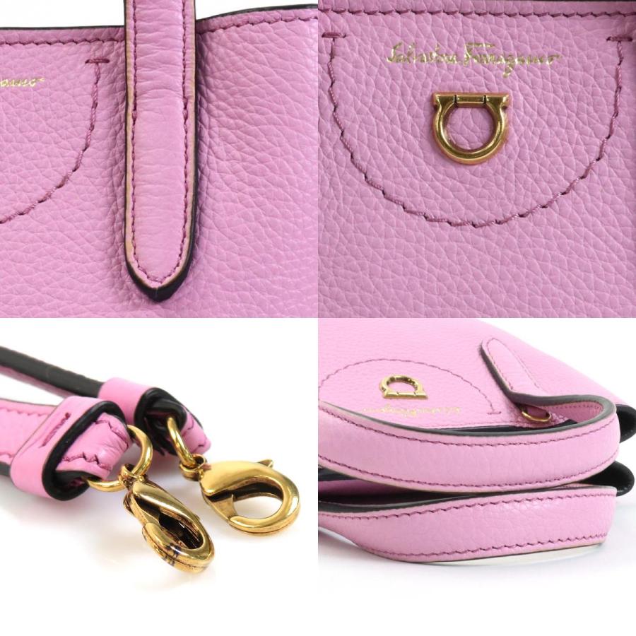 サルヴァトーレフェラガモ Salvatore Ferragamo 斜め掛け サルヴァトーレフェラガモ Salvatore Ferragamo 斜め掛け