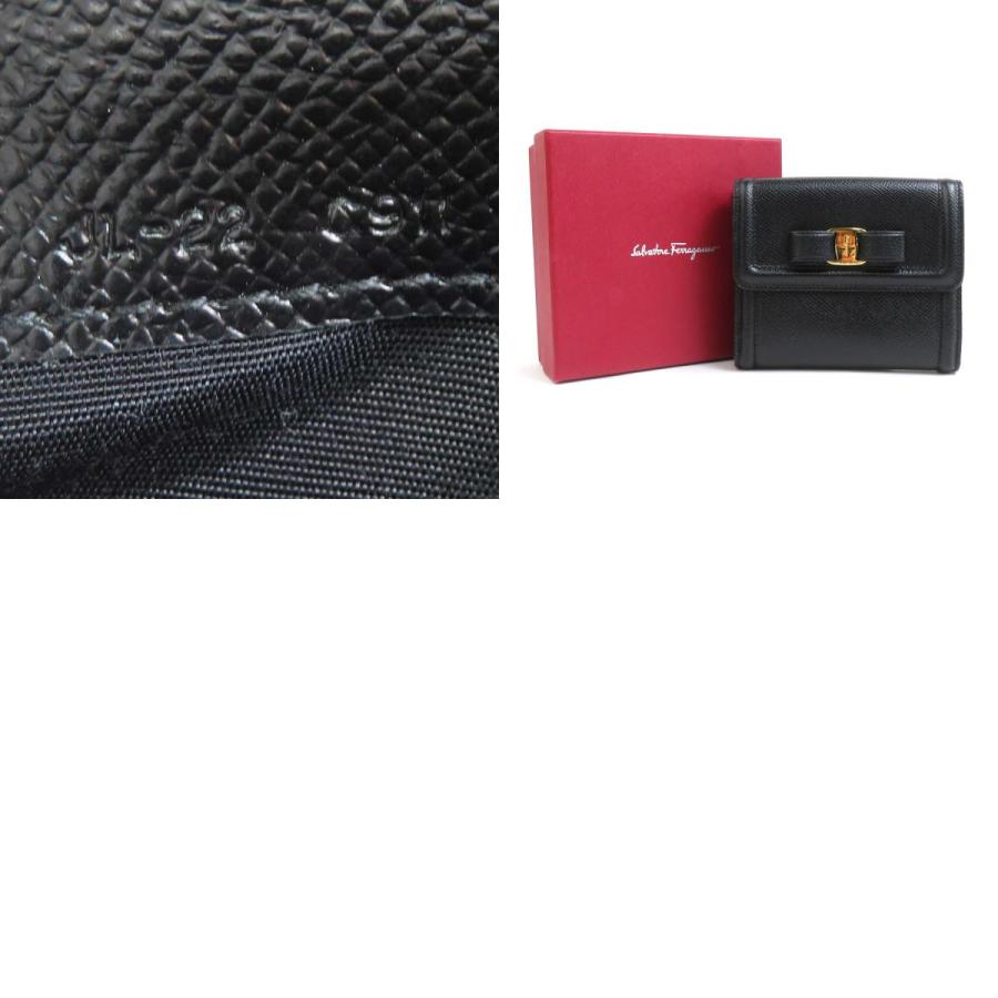 サルヴァトーレフェラガモ Salvatore Ferragamo 二つ折り財布 ヴァラ