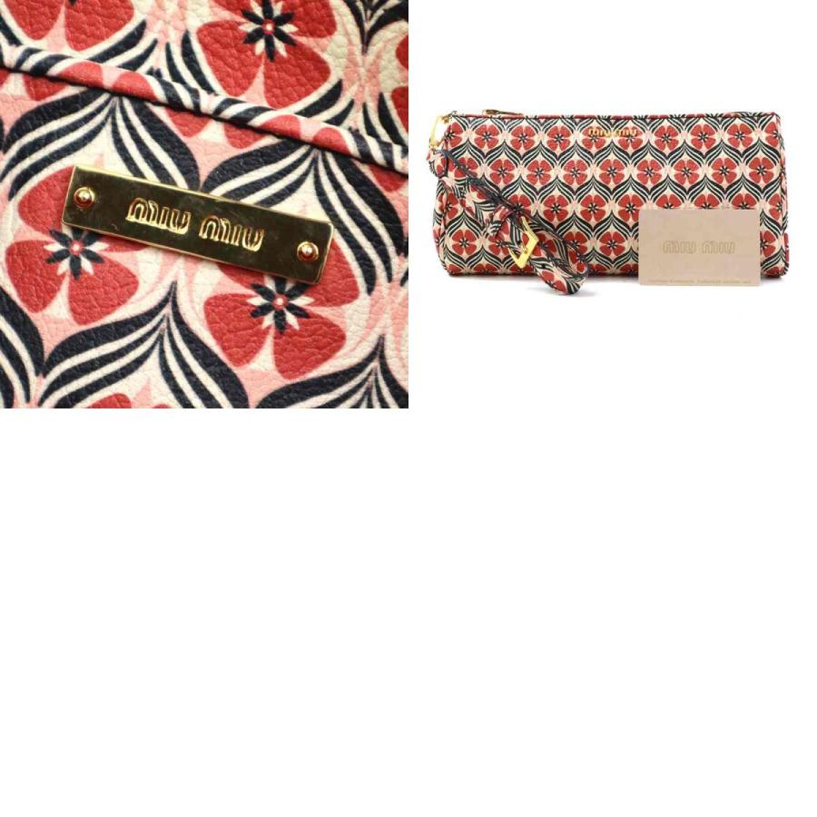 Miu Miu 赤 レザー クラッチバッグ Miu Miu 赤 レザー クラッチバッグ