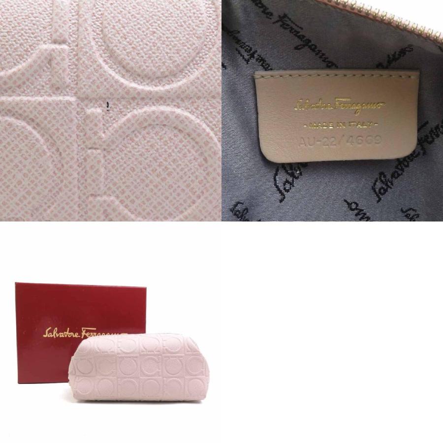 サルヴァトーレフェラガモ Salvatore Ferragamo ポーチ ガンチーニ  