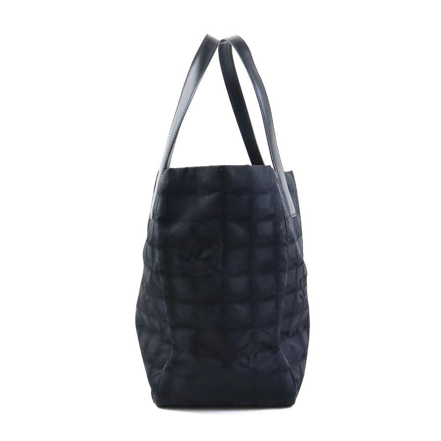 CHANEL ブラックキャンバスバッグ CHANEL（シャネル） ハンドバッグ ナイロンキャンバス ブラック