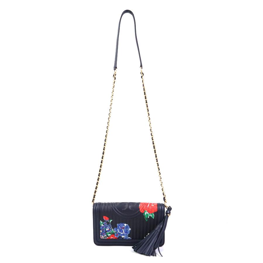 トリーバーチ☆チェーンウォレット美品 TORY BURCH（トリーバーチ） チェーンウォレット レザー ネイビー