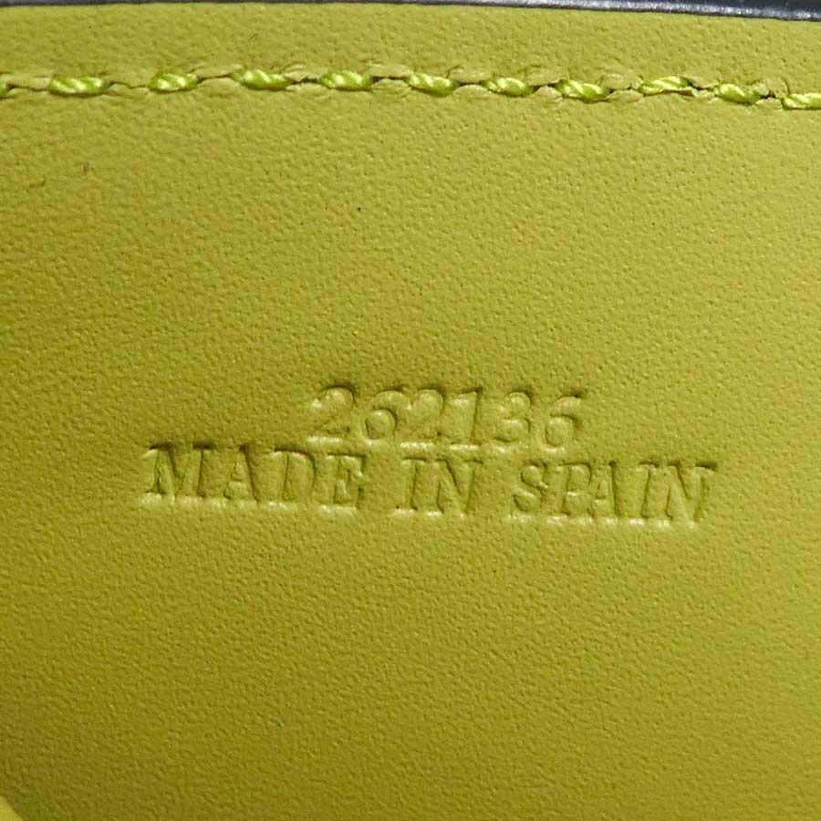 ロエベ LOEWE 三つ折り財布 レザー イエローグリーン レディース 送料無料【中古】 56616a LOEWE - ロエベ LOEWE 三つ折り財布 レザー イエローグリーン