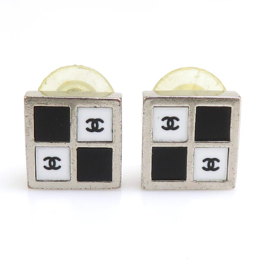 CHANEL（シャネル） ピアス メタル ブラック/ホワイト/シルバー
