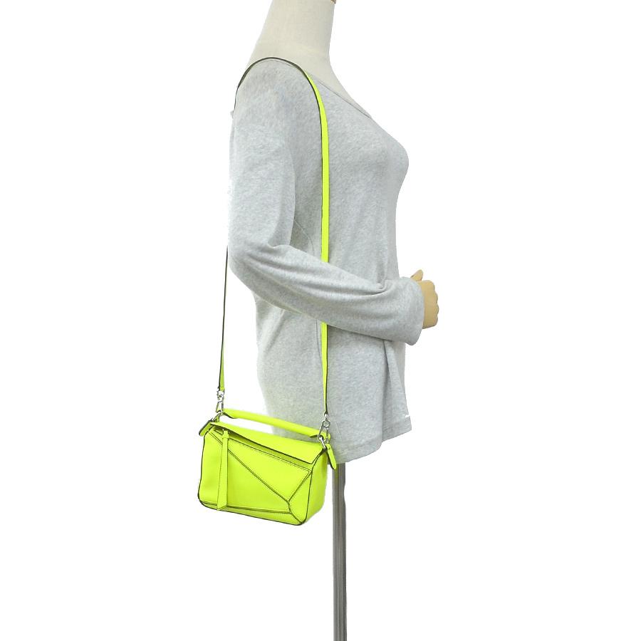 LOEWE ロエベ スマイル ショルダーバッグ ネオンイエロー LOEWE（ロエベ） ショルダーバッグ パズル ミニ レザー ネオンイエロー