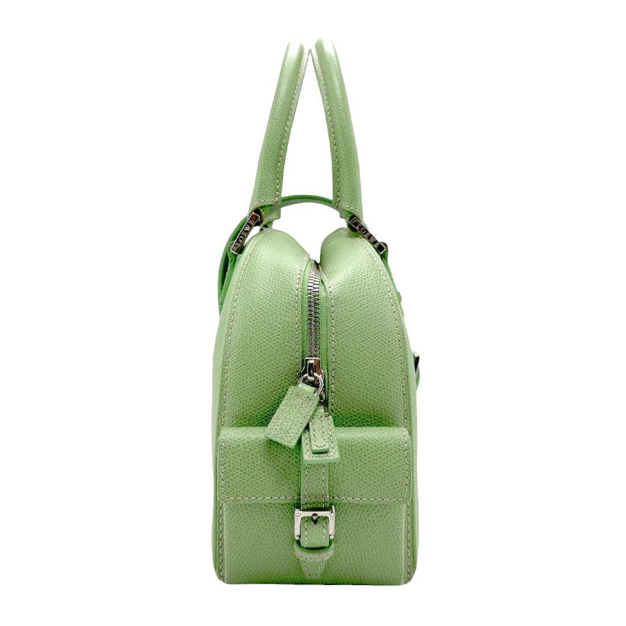 LOEWE グリーン ハンドバッグ LOEWE（ロエベ） ハンドバッグ レザー グリーン : ブランドバリュー