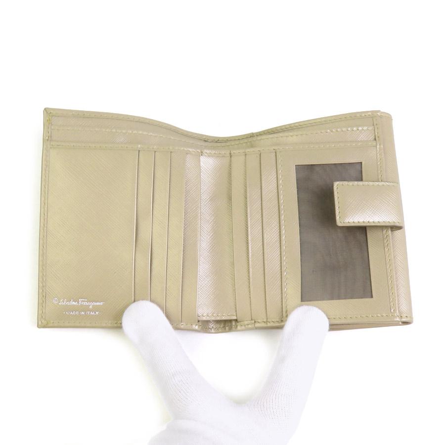 サルヴァトーレフェラガモ Salvatore Ferragamo 二つ折り財布