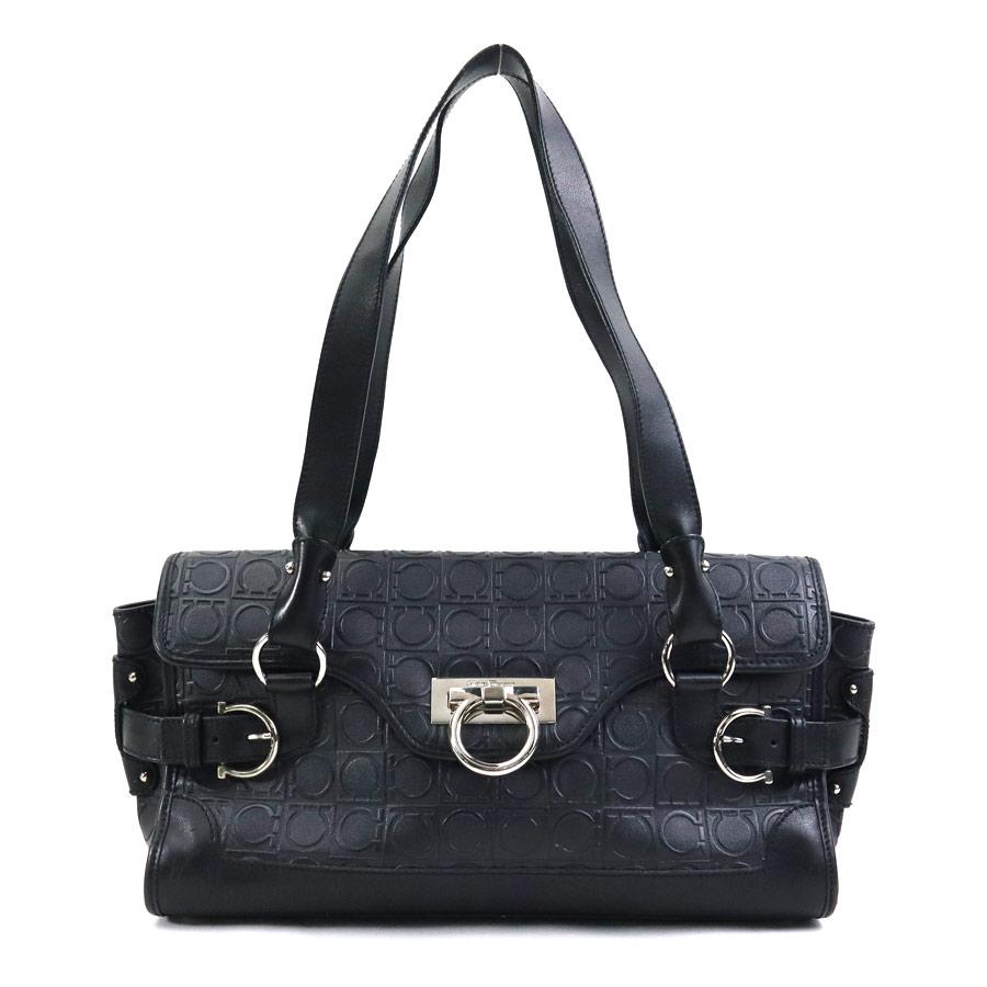FERRAGAMO/SalvatoreFerragamo(サルバトーレフェラガモ) ショルダーバッグ ガンチーニ 黒 レザー サルヴァトーレフェラガモ Salvatore Ferragamo 斜め掛けショルダー