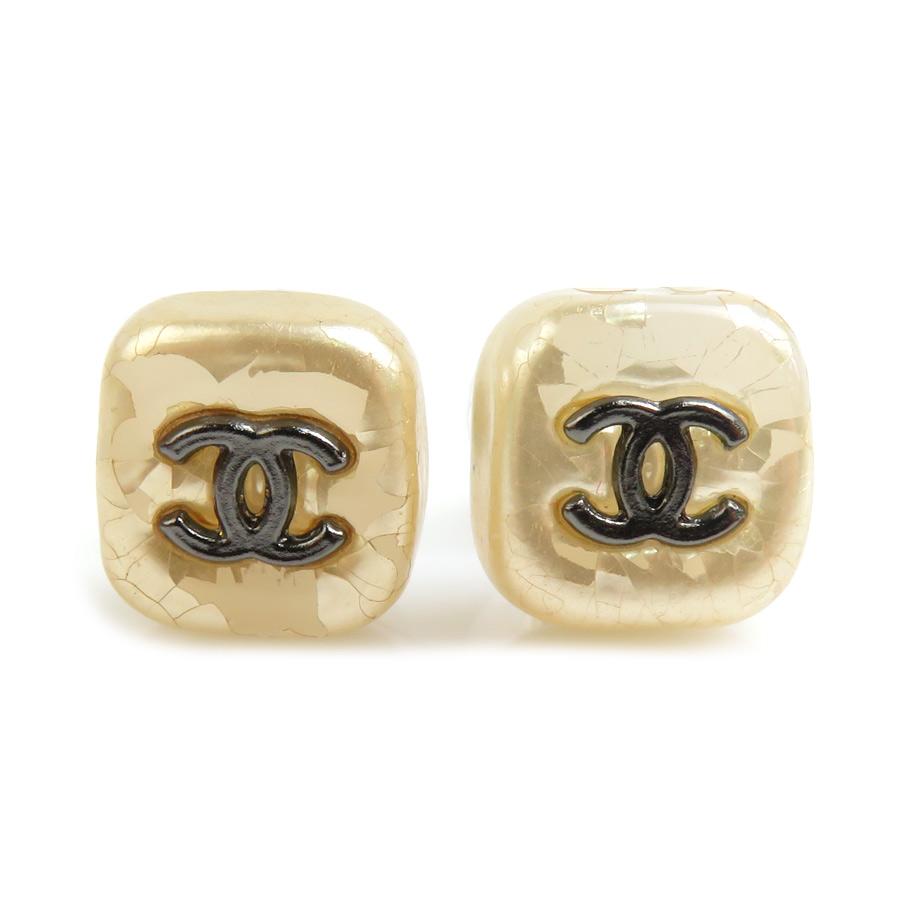 CHANELシャネル ピアス フェイクパール 片方のみ CHANELシャネル ピアス フェイクパール 片方のみ シャネル パール
