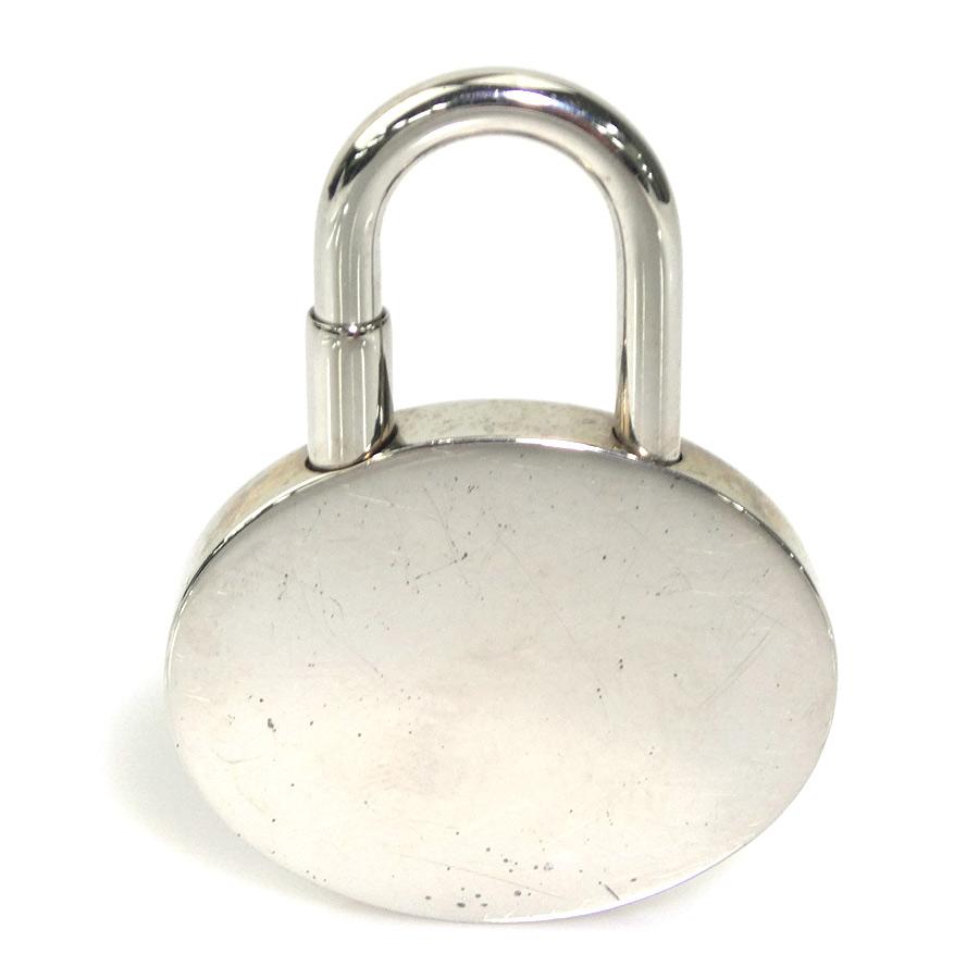 エルメス カデナ 2003/ANNEE MEDITERRANEE HERMES（エルメス） カデナ チャーム 2003 ANNEE MEDITERRANEE メタル