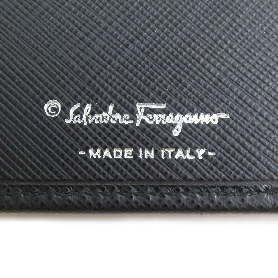 サルヴァトーレフェラガモ Salvatore Ferragamo 二つ折り長財布