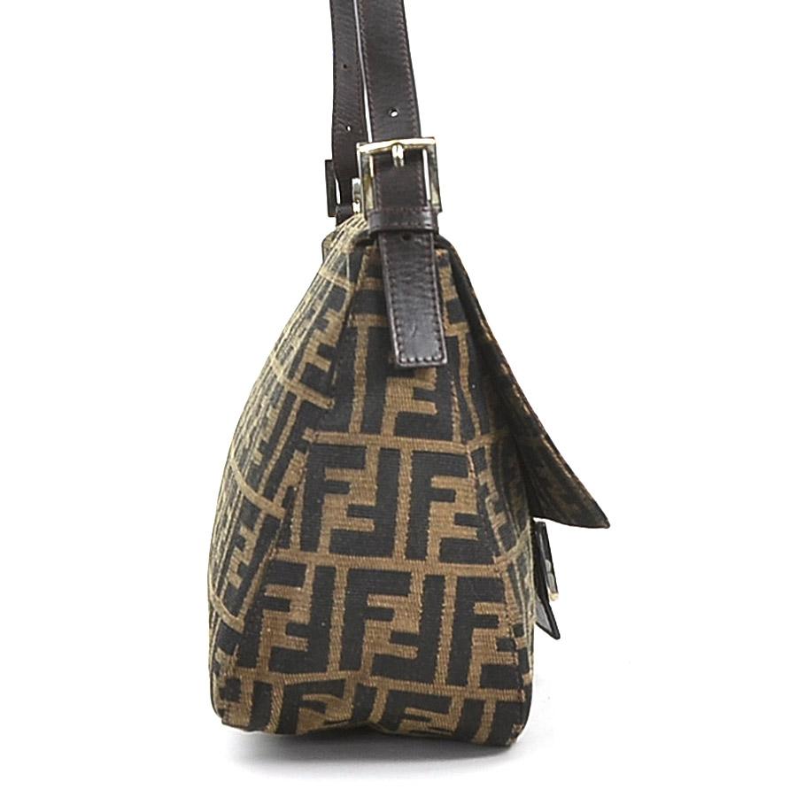FENDI(フェンディ)　ズッカ柄　マンマバケット　ワンショルダー　バッグ　ブラウン FENDI（フェンディ） ズッカ マンマバケット ショルダーバッグ