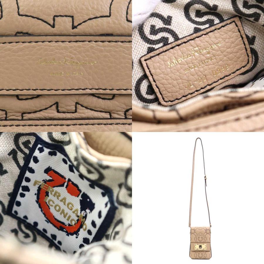 サルヴァトーレフェラガモ Salvatore Ferragamo 斜め掛けショルダー 