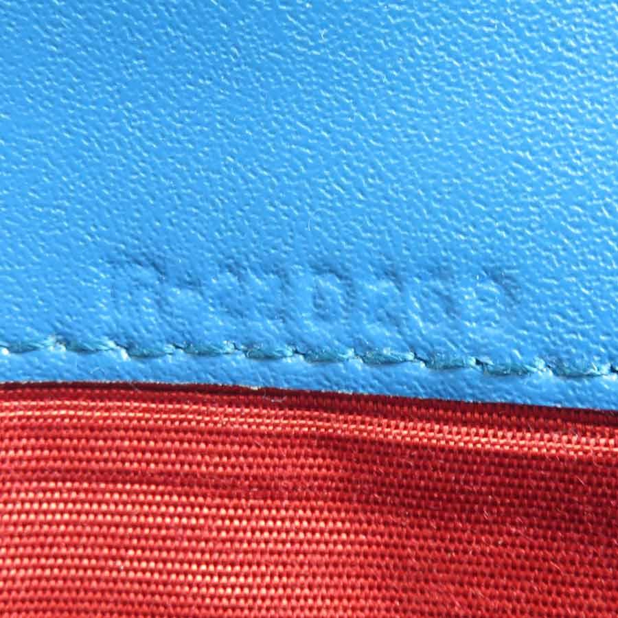 サルヴァトーレフェラガモ Salvatore Ferragamo 長財布 ヴァラリボン