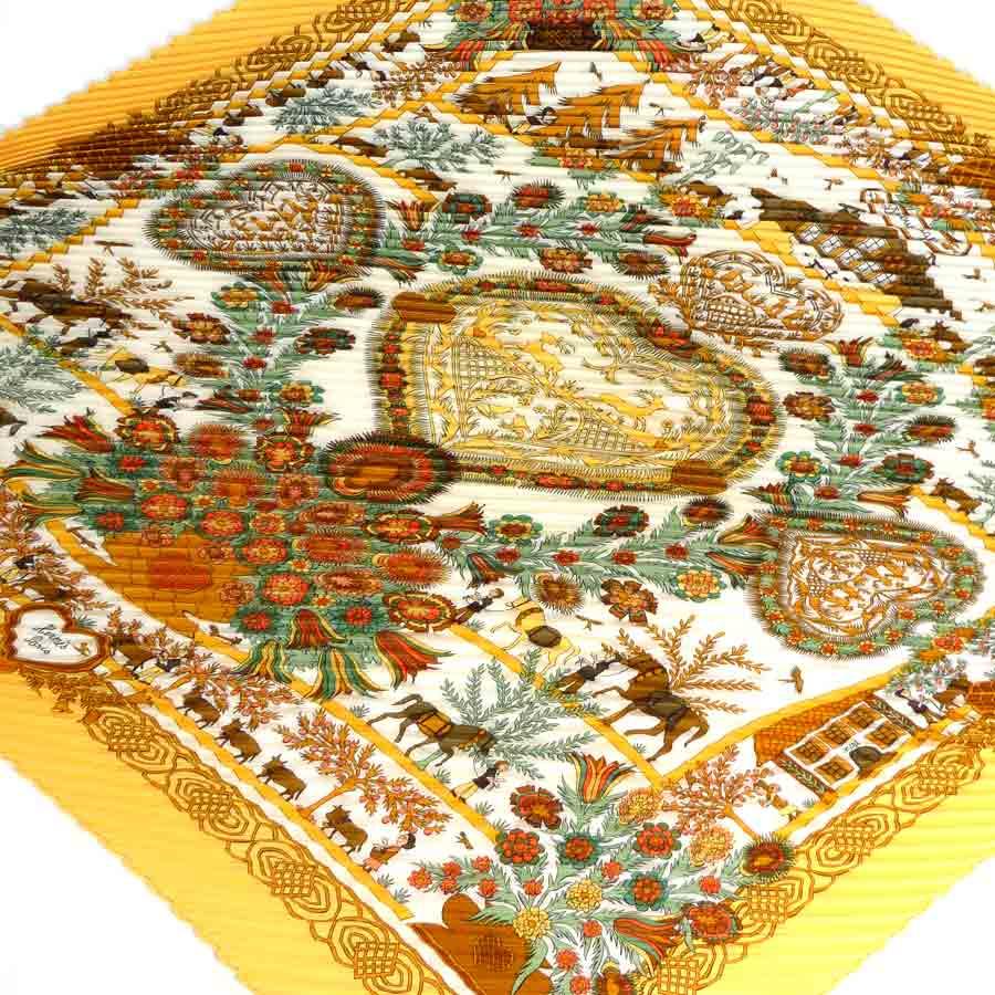 エルメス　HERMES カレ プリーツスカーフ イエロー HERMES エルメス プリーツスカーフ LES VOITURES A
