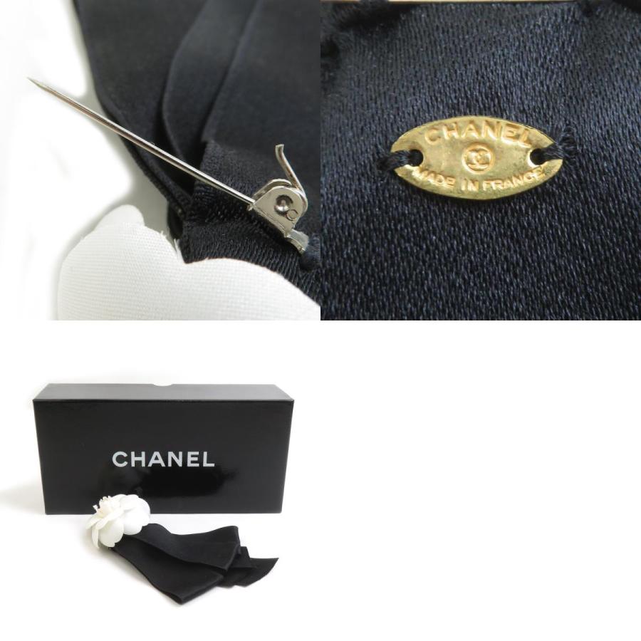CHANEL（シャネル） ブローチ カメリア テキスタイル/サテン オフ