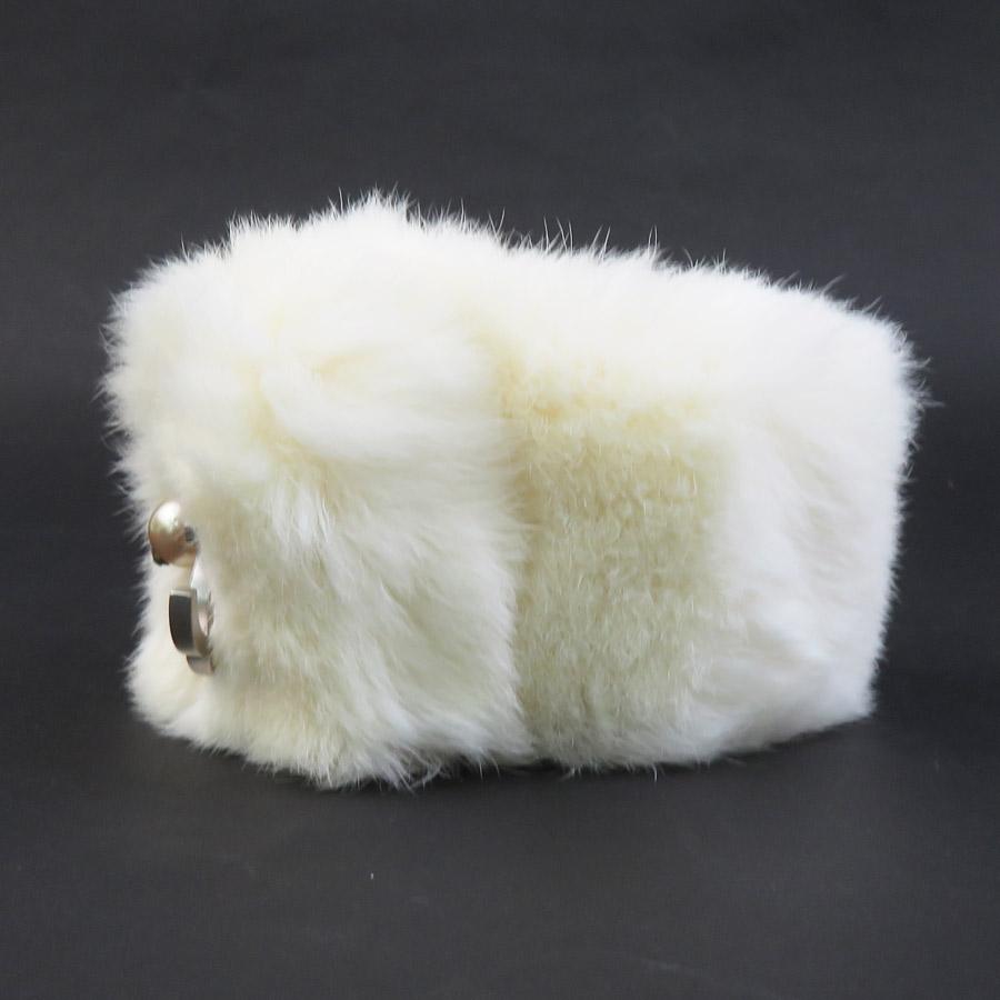 CHANEL 【美品】✨ラパン　ファー　ホワイト　リストバンド　バングル CHANEL 【美品】✨ラパンファーホワイトリストバンドバングル