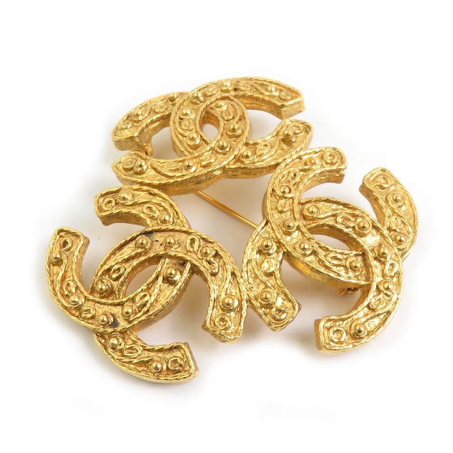 ■シャネル　トリプルココブローチ CHANEL（シャネル） ブローチ トリプルココマーク メタル ゴールド