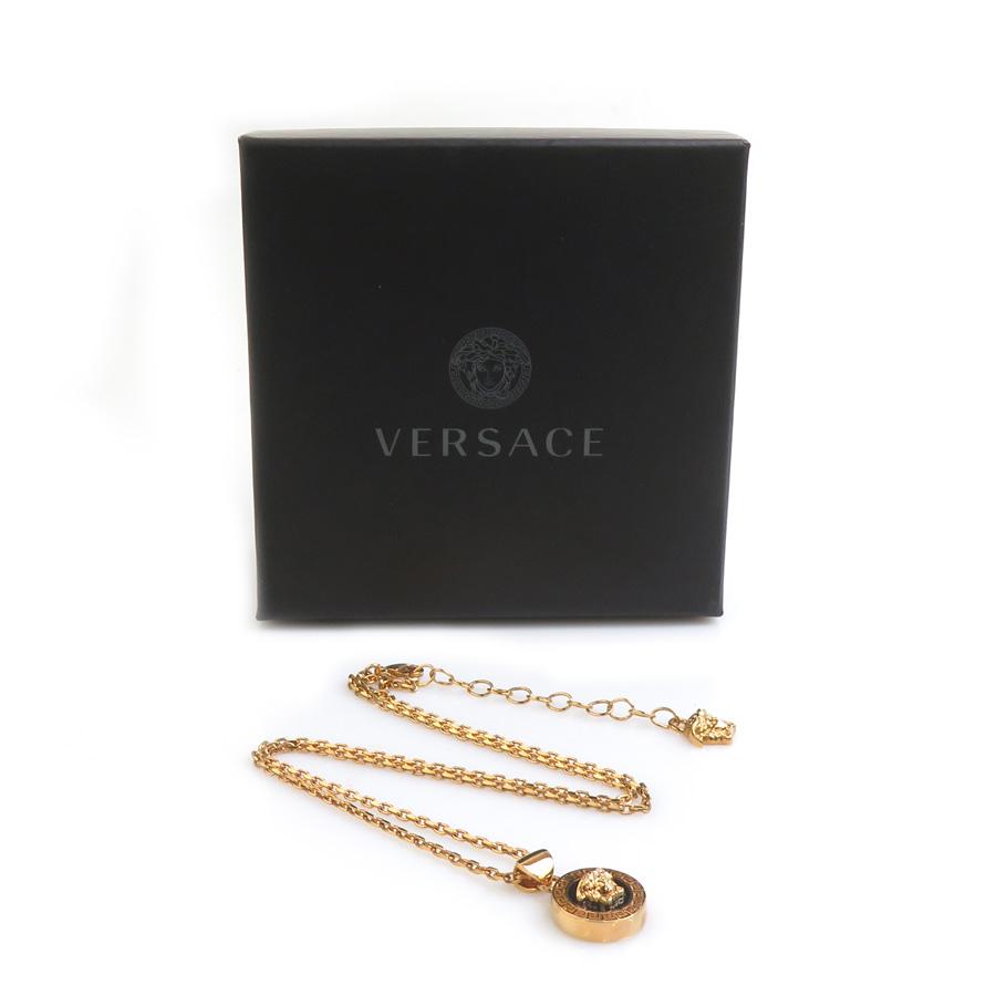 VERSACE メドゥーサ ネックレス ゴールド/ブラック VERSACE メダル型ペンダントネックレス ヴェルサーチ VERSACE ゴールド アクセサリー