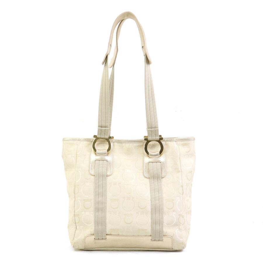 サルヴァトーレフェラガモ Salvatore Ferragamo ショルダーバッグ 