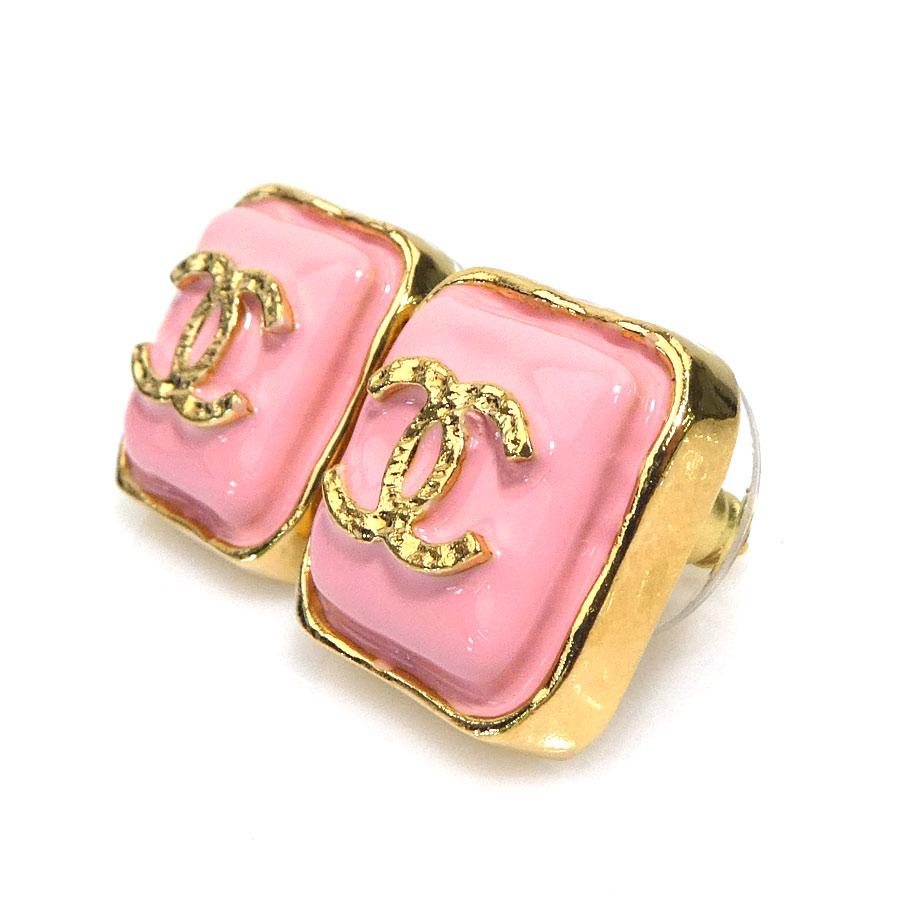 CHANELロゴ ピアスピンク(片耳用)当日発送！ CHANEL（シャネル） ピアス ココマーク メタル/エナメル ゴールド