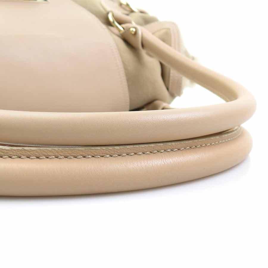 サルバトーレフェラガモ レザーショルダーバッグ ベージュ サルヴァトーレフェラガモ Salvatore Ferragamo ショルダーバッグ