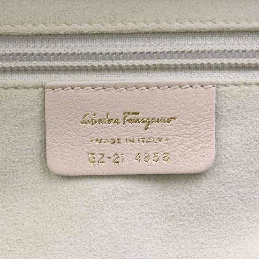 サルヴァトーレフェラガモ Salvatore Ferragamo ショルダーバッグ 