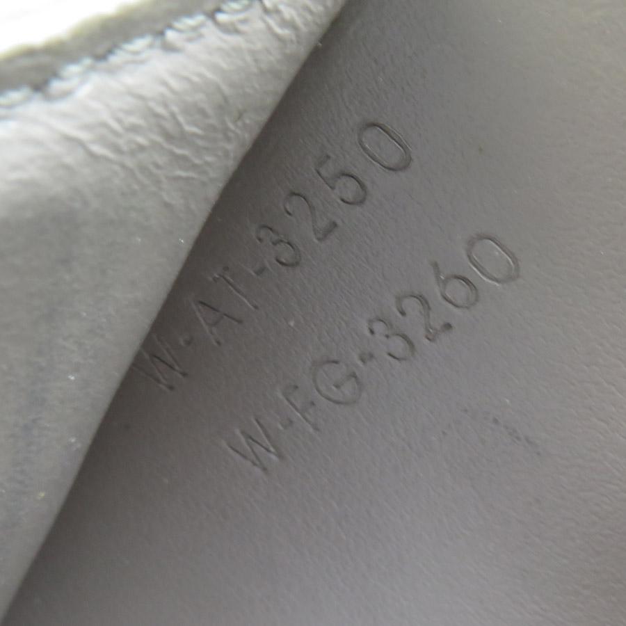 CELINE（セリーヌ） 三つ折り財布 レザー グレージュ : ブランド