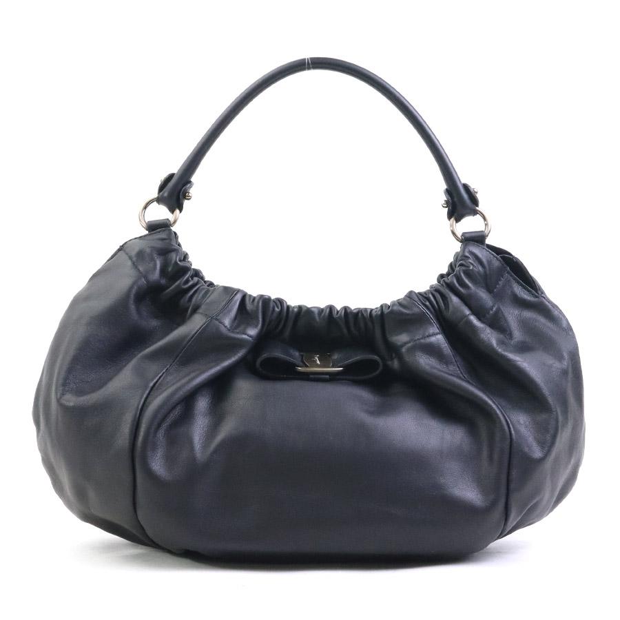 サルヴァトーレフェラガモ Salvatore Ferragamo ショルダーバッグ