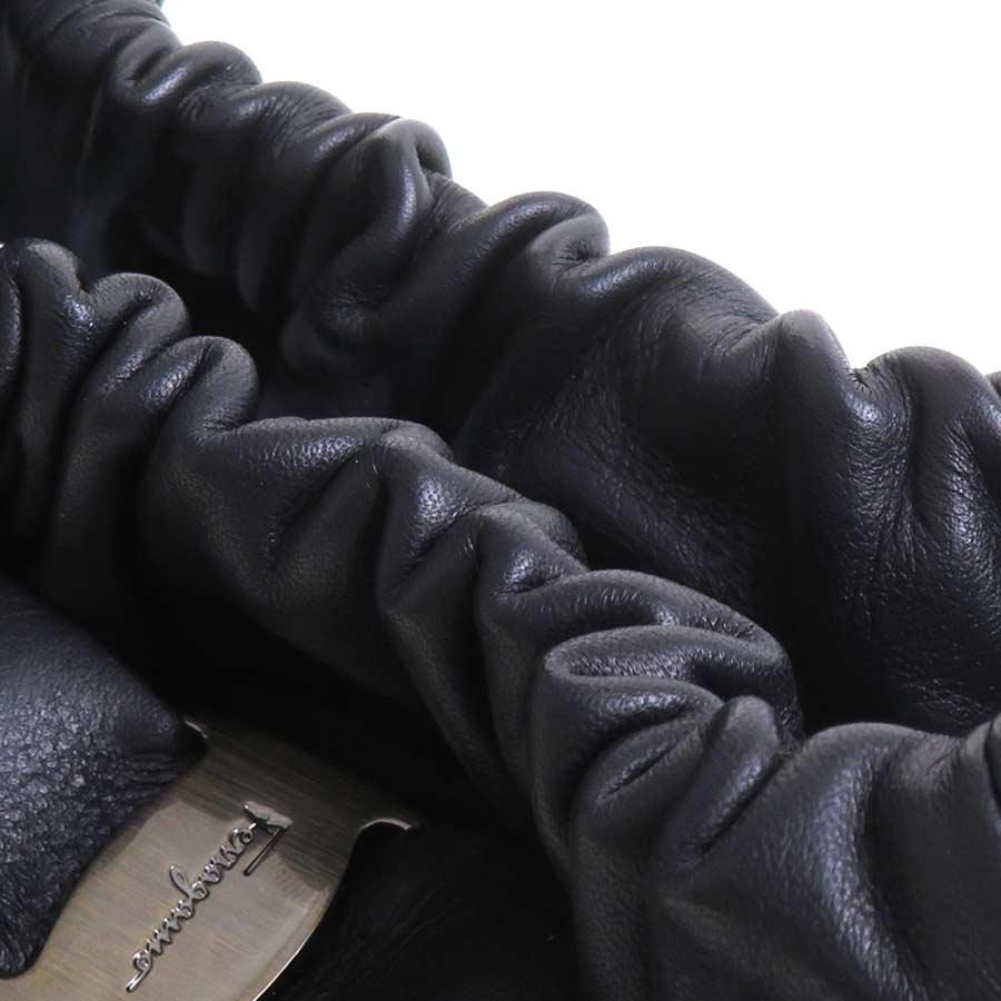サルヴァトーレフェラガモ Salvatore Ferragamo ショルダーバッグ
