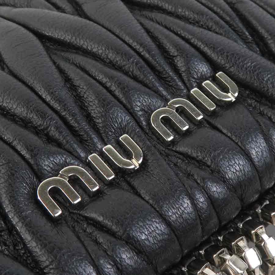 miu miu（ミュウミュウ） 斜め掛けショルダーバッグ レザー ブラック