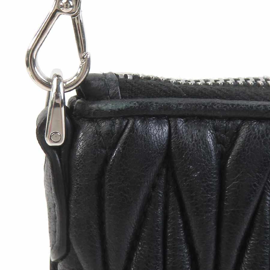 miu miu（ミュウミュウ） 斜め掛けショルダーバッグ レザー ブラック