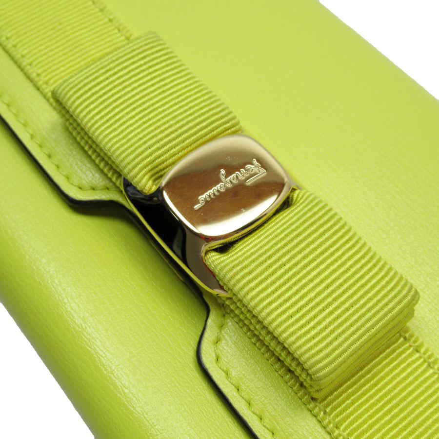 サルヴァトーレフェラガモ Salvatore Ferragamo 長財布 ヴァラリボン