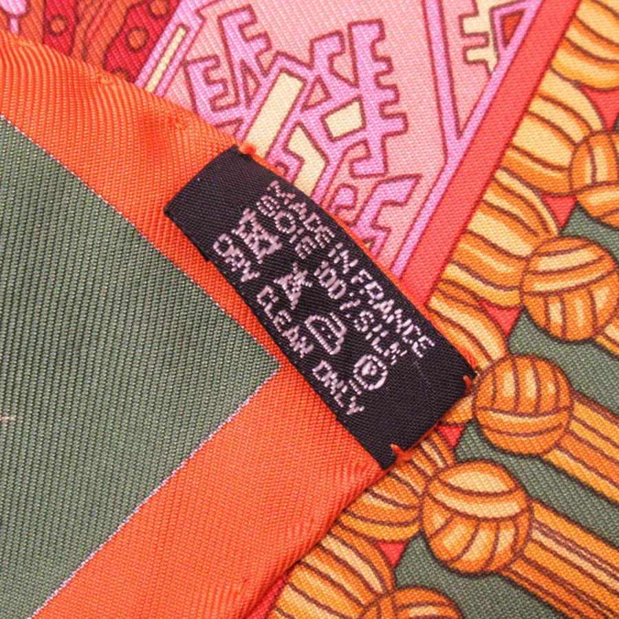 HERMES エルメス スカーフ カレ90 SUR UN TAPIS VOLANT 空飛ぶ HERMES エルメス スカーフ カレ90 SUR UN TAPIS VOLANT 空飛ぶ