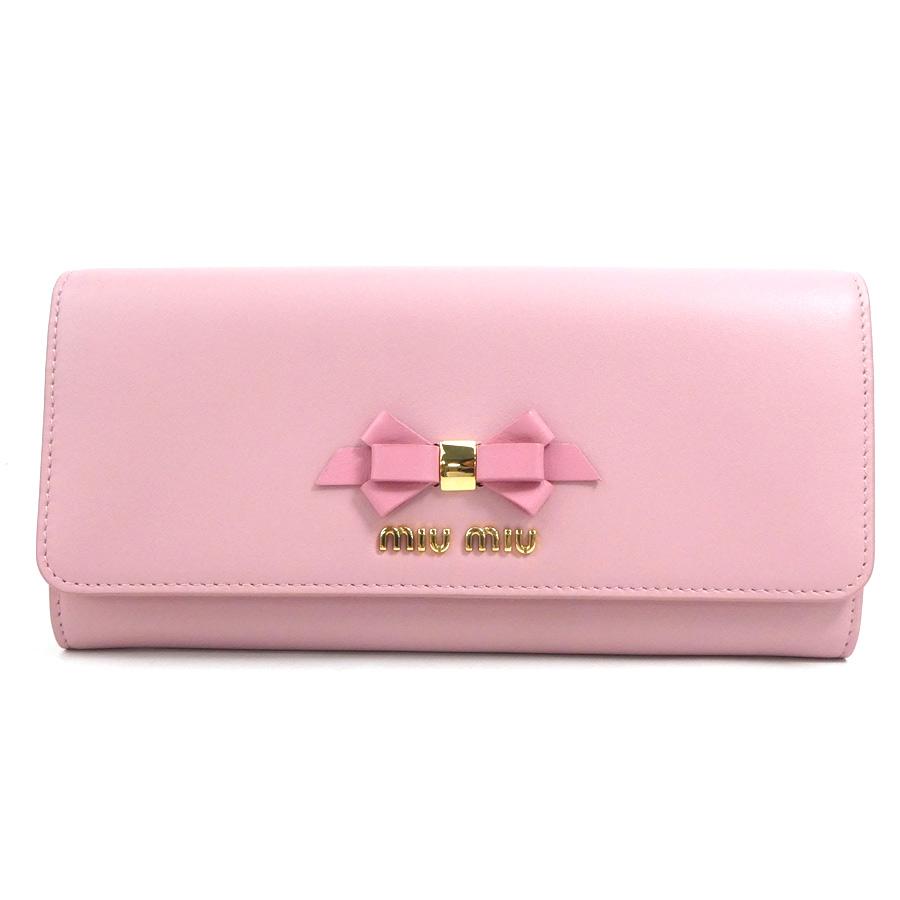 miu miu ミュウミュウ　二つ折り長財布　長財布　ピンク系 miu ミュウミュウ miumiu 長財布 クロコ型押し ラウンドジップ
