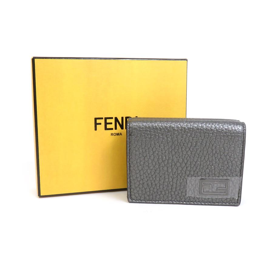 ⭐️FENDI⭐️ 三つ折財布⭐️美品⭐️ FENDI（フェンディ） 三つ折り財布 レザー メタリックグレー