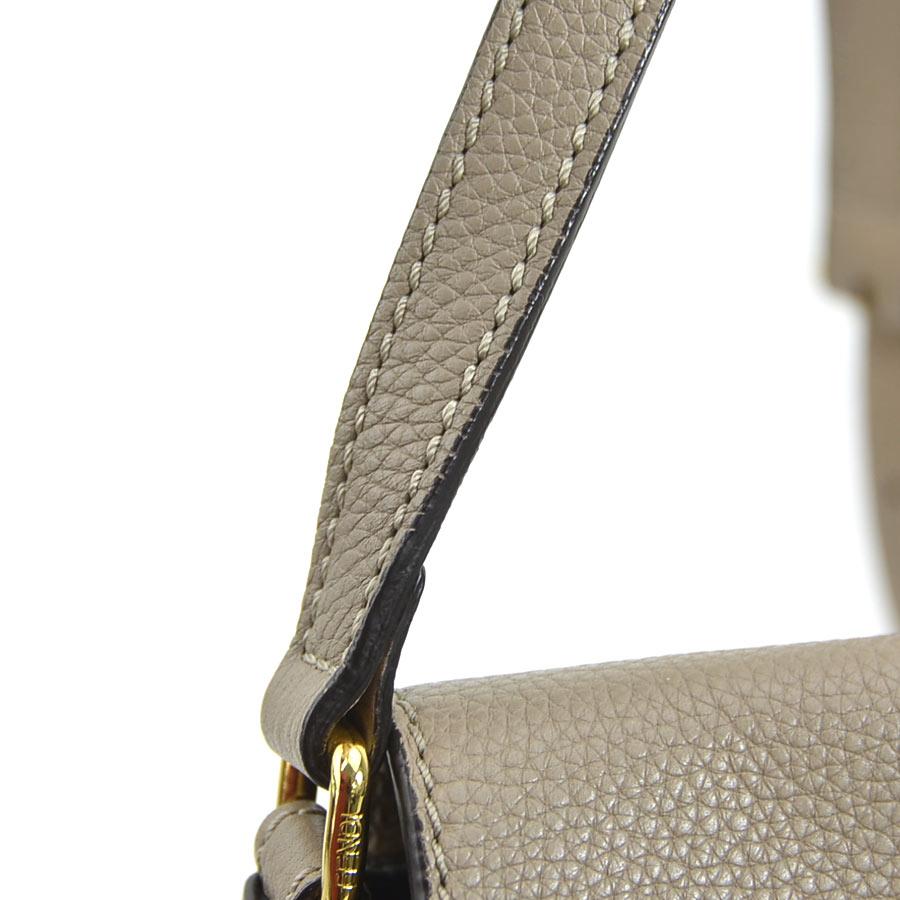 FENDI（フェンディ） ショルダーバッグ レザー ベージュ : ブランド