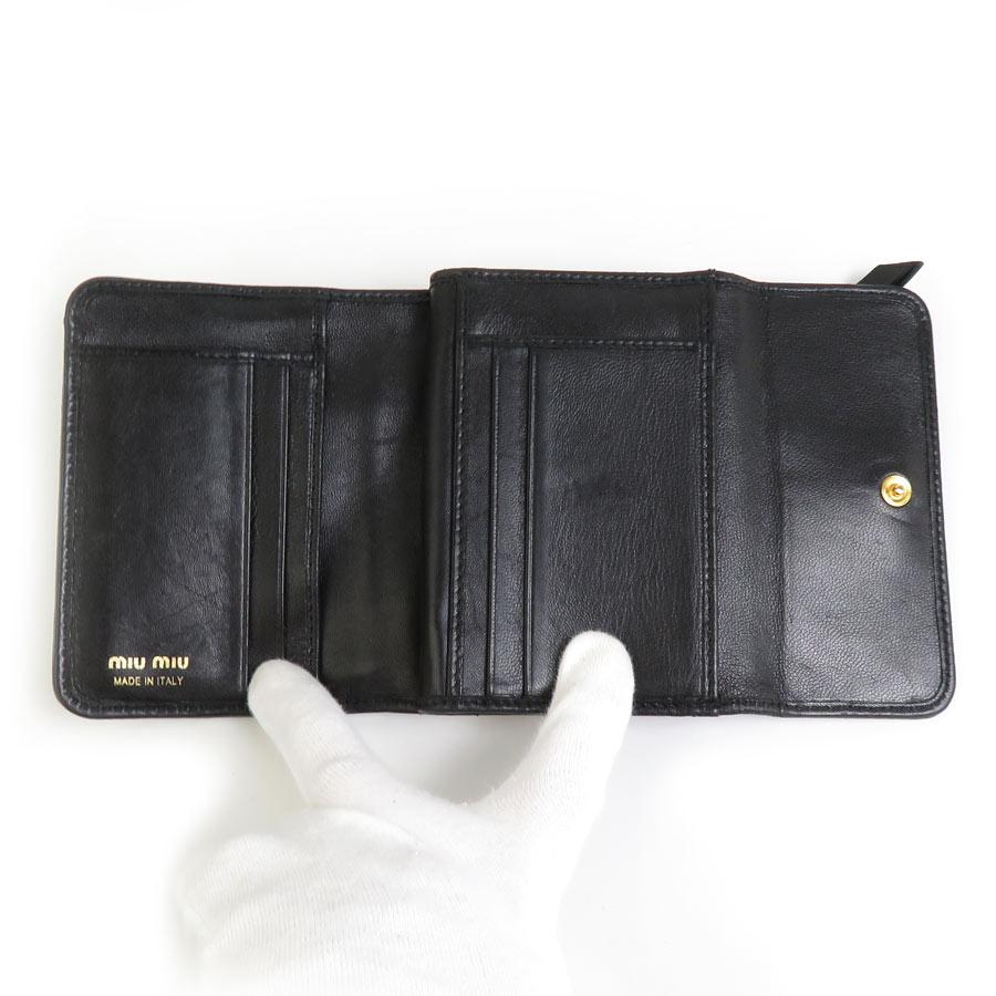 miu miu（ミュウミュウ） 二つ折り財布 レザー ブラック : ブランド