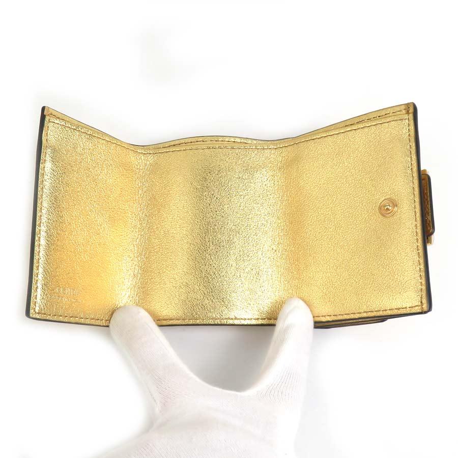 FENDI（フェンディ） 三つ折り財布 レザー ゴールド : ブランド