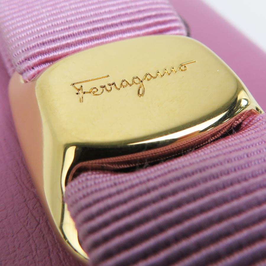 サルヴァトーレフェラガモ Salvatore Ferragamo 長財布 ヴァラリボン