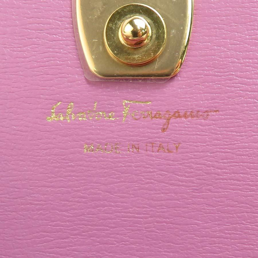 サルヴァトーレフェラガモ Salvatore Ferragamo 長財布 ヴァラリボン