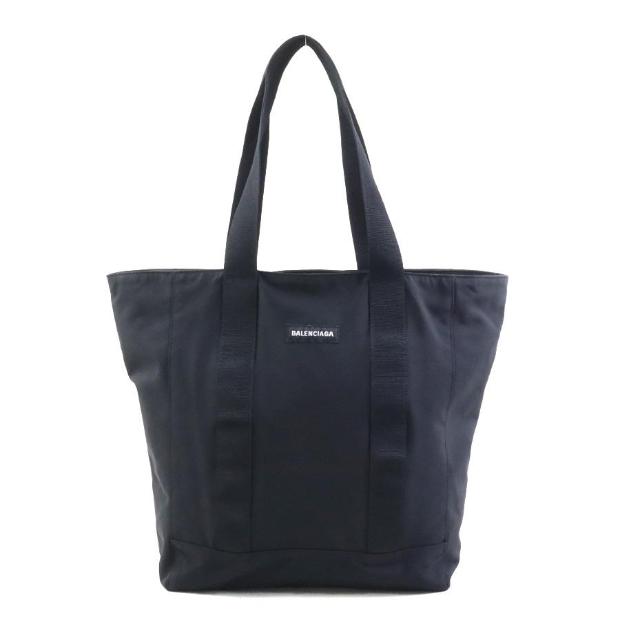 【美品】バレンシアガ　ショルダーバッグ　BB　エクスプローラー　ナイロン　黒色 BALENCIAGA（バレンシアガ） ショルダーバッグ EXPLORER BPACK M