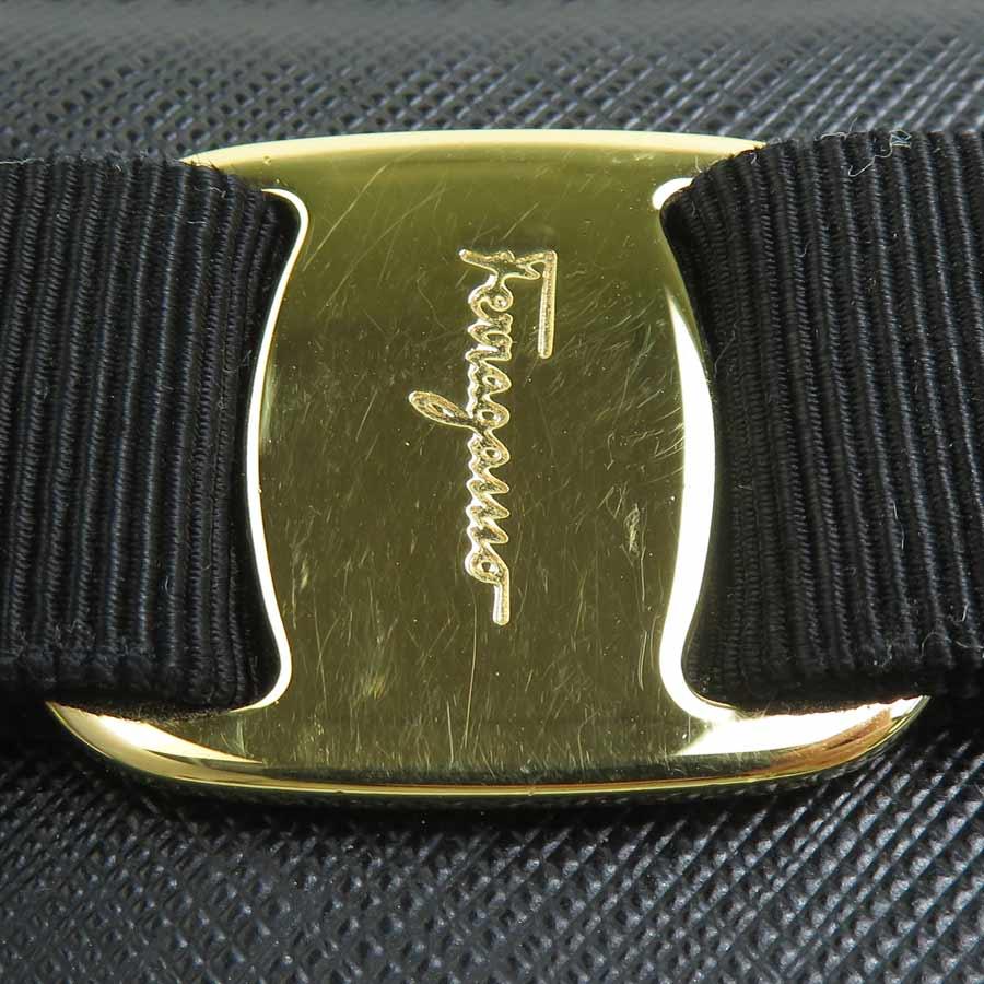 サルヴァトーレフェラガモ Salvatore Ferragamo ラウンドファスナー長