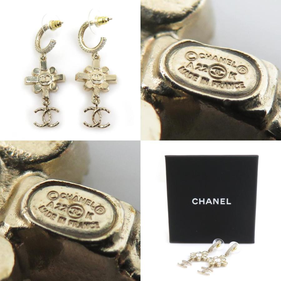 CHANEL ホワイトパール ピアス CHANEL（シャネル） ピアス メタル/パール ゴールド×ホワイト