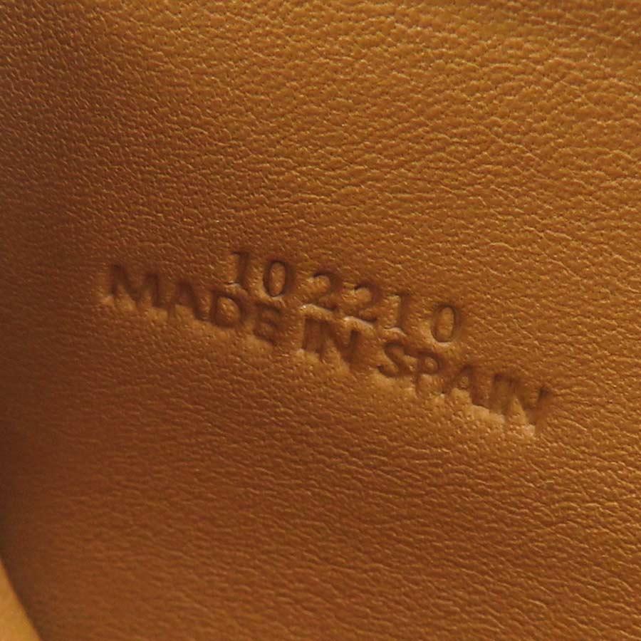 ロエベ LOEWE 二つ折り財布 レザー ライトグリーン レディース 送料無料【中古】 h31750j LOEWE（ロエベ） 二つ折り財布 レザー ライトグリーン : ブランド