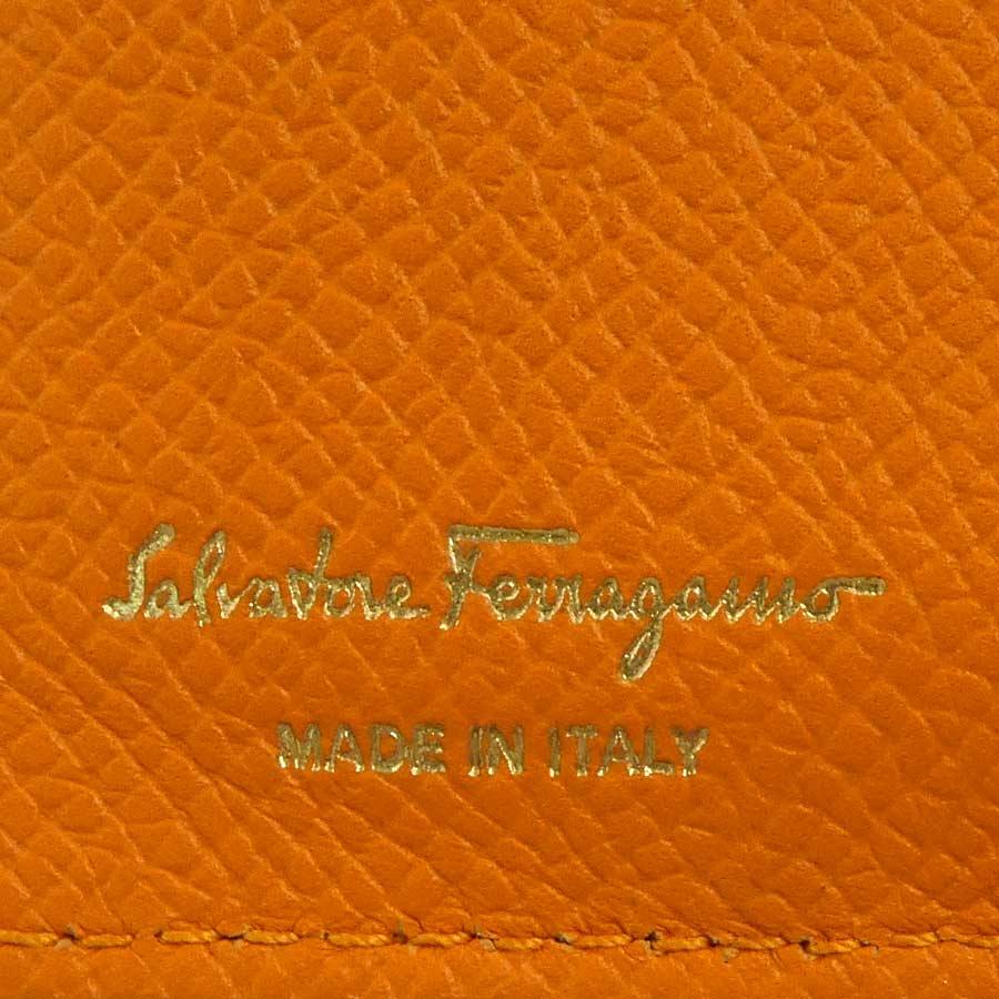 サルヴァトーレフェラガモ Salvatore Ferragamo 二つ折り財布