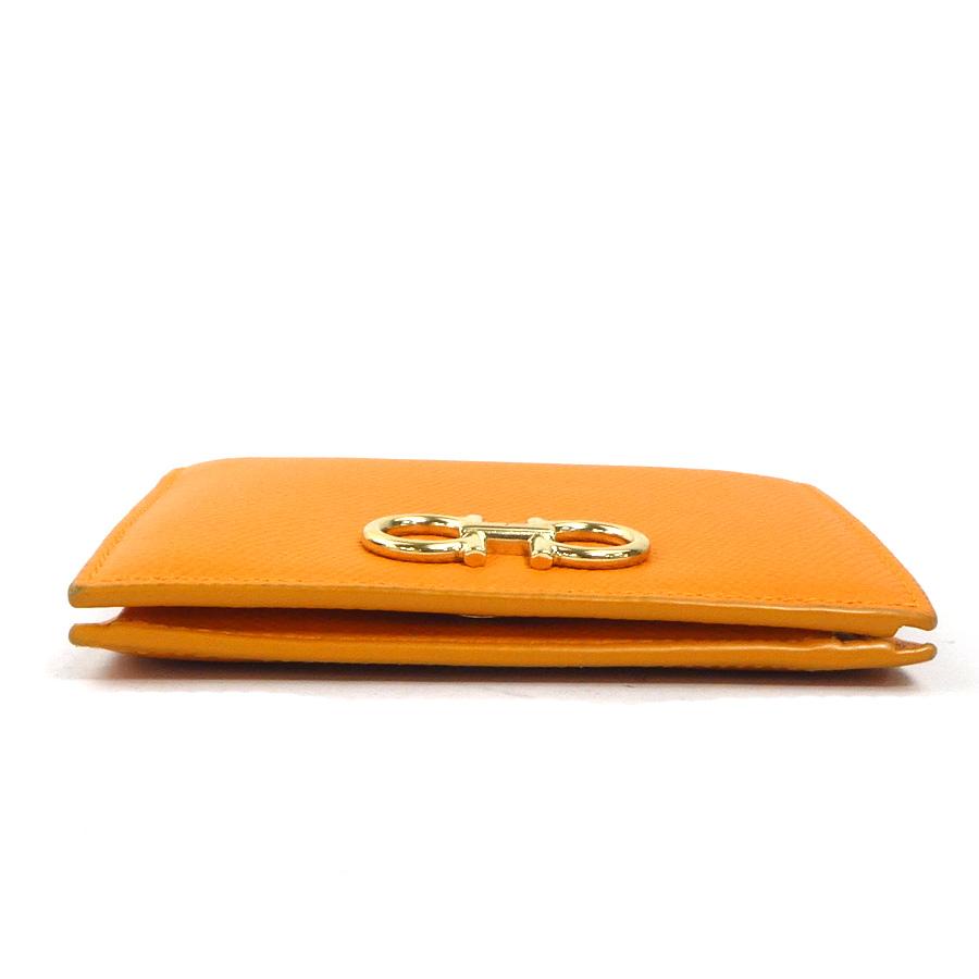 サルヴァトーレフェラガモ Salvatore Ferragamo 二つ折り財布