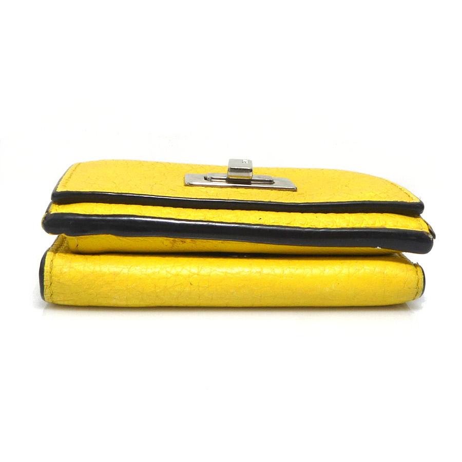 FENDI（フェンディ） 三つ折り財布 ピーカブー レザー イエロー