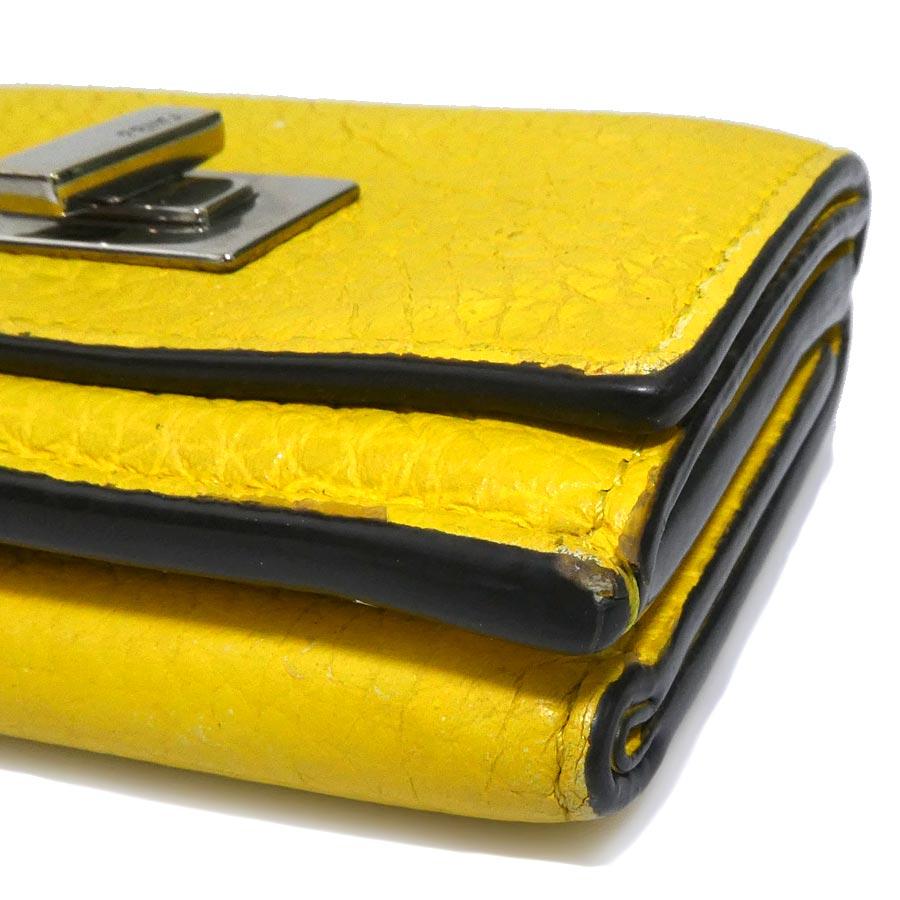 ✨美品✨FENDI フェンディ ピーカブー コンパクトウォレット イエロー FENDI（フェンディ） 三つ折り財布 ピーカブー レザー イエロー