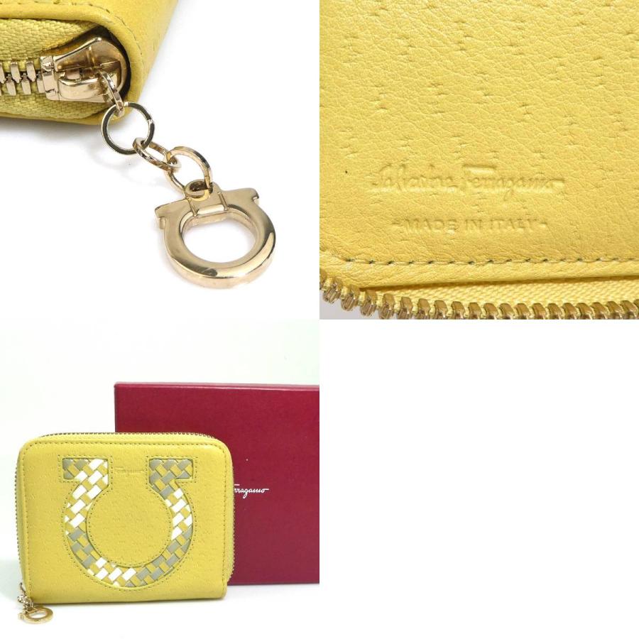 ・未使用　Salvatore Ferragamo レザー二つ折り財布　ガンチーニ 新品同様 Salvatore Ferragamo サルヴァトーレフェラガモ ガンチーニ